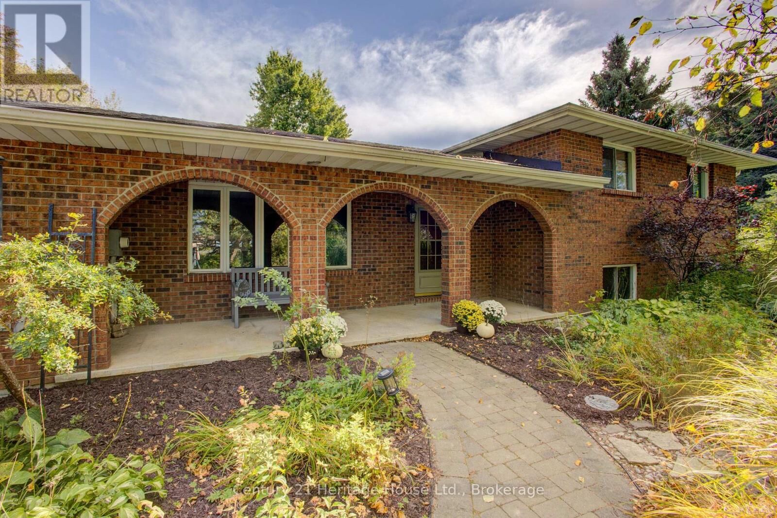 Property Photo:  313207 Highway 6  ON N0G 1R0 