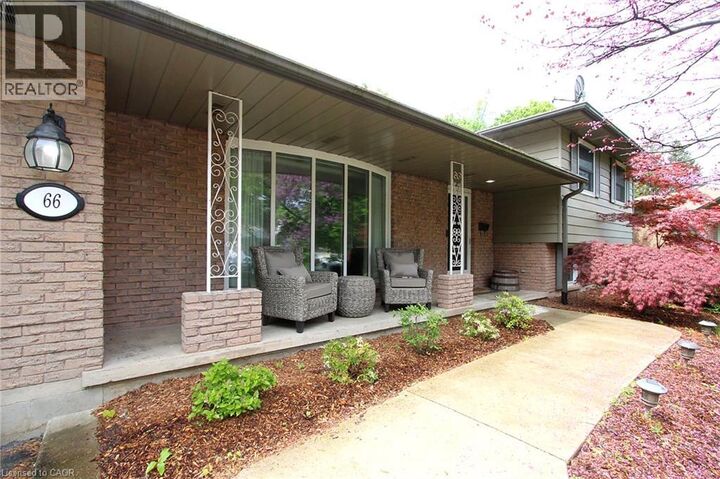 Property Photo: 66 Berkley Crescent ON N3Y 2K5