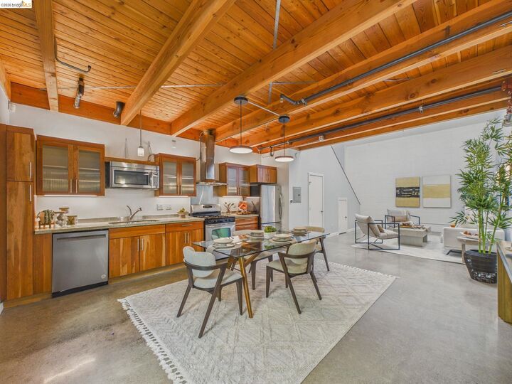 Property Photo: 1695 15th 12 CA 94607