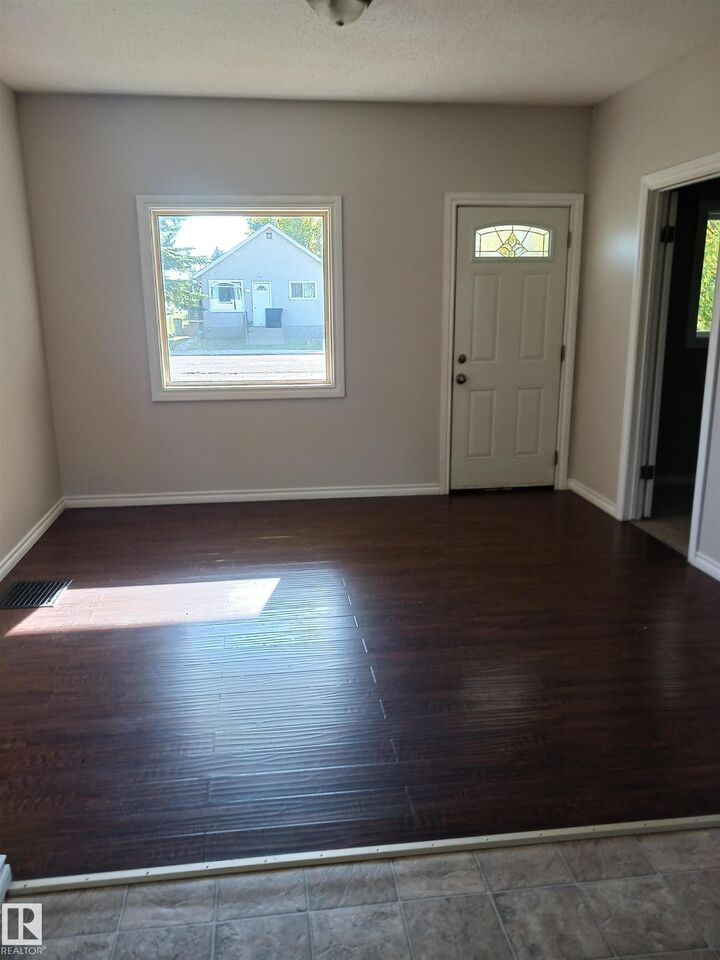 Property Photo:  5204 53 Avenue  AB T0B 3H0 