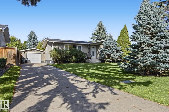 Property Photo:  38 Raven Drive  AB T8A 0C7 