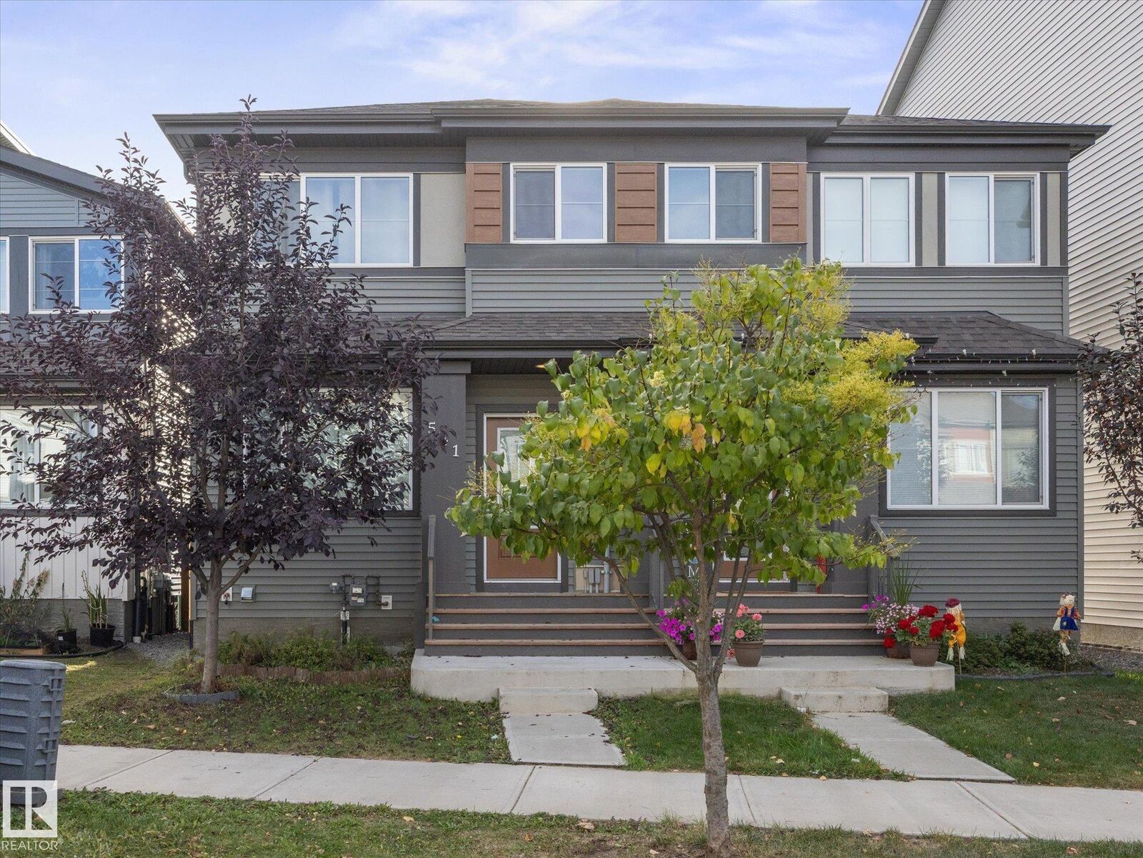 Property Photo:  541 Paterson Way SW  AB T6W 4E1 