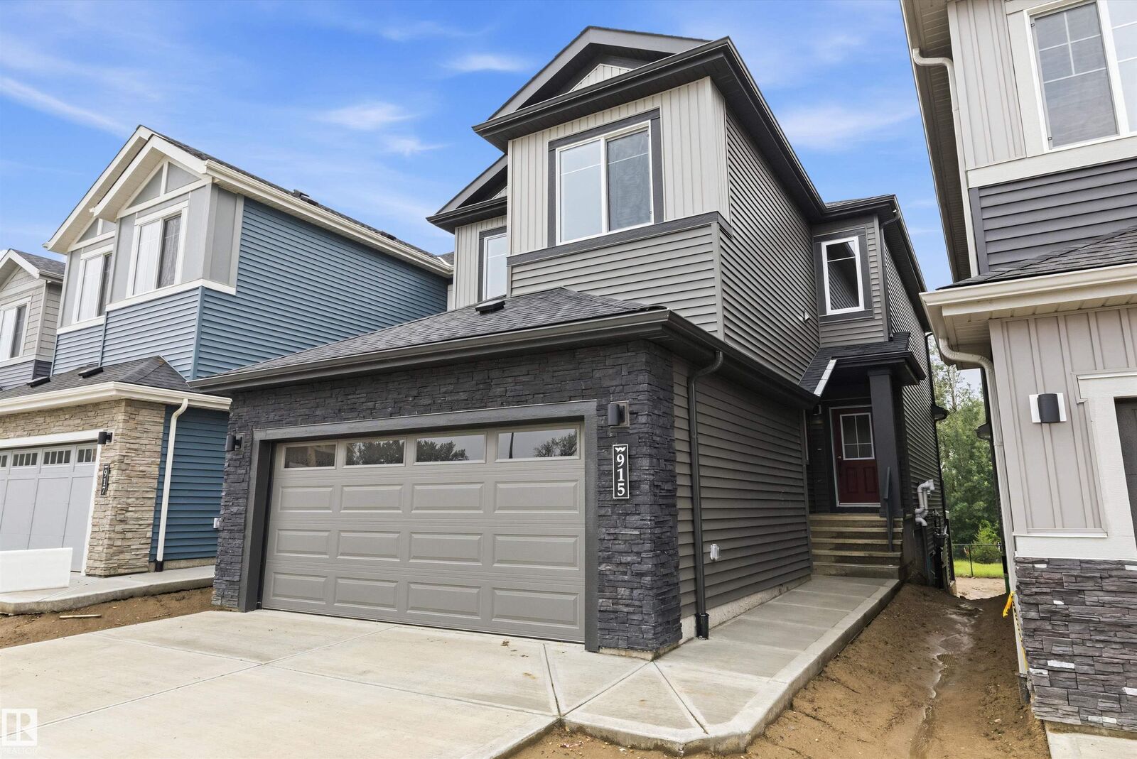 Property Photo:  915 Elderberry Landing NW  AB T6M 3K3 