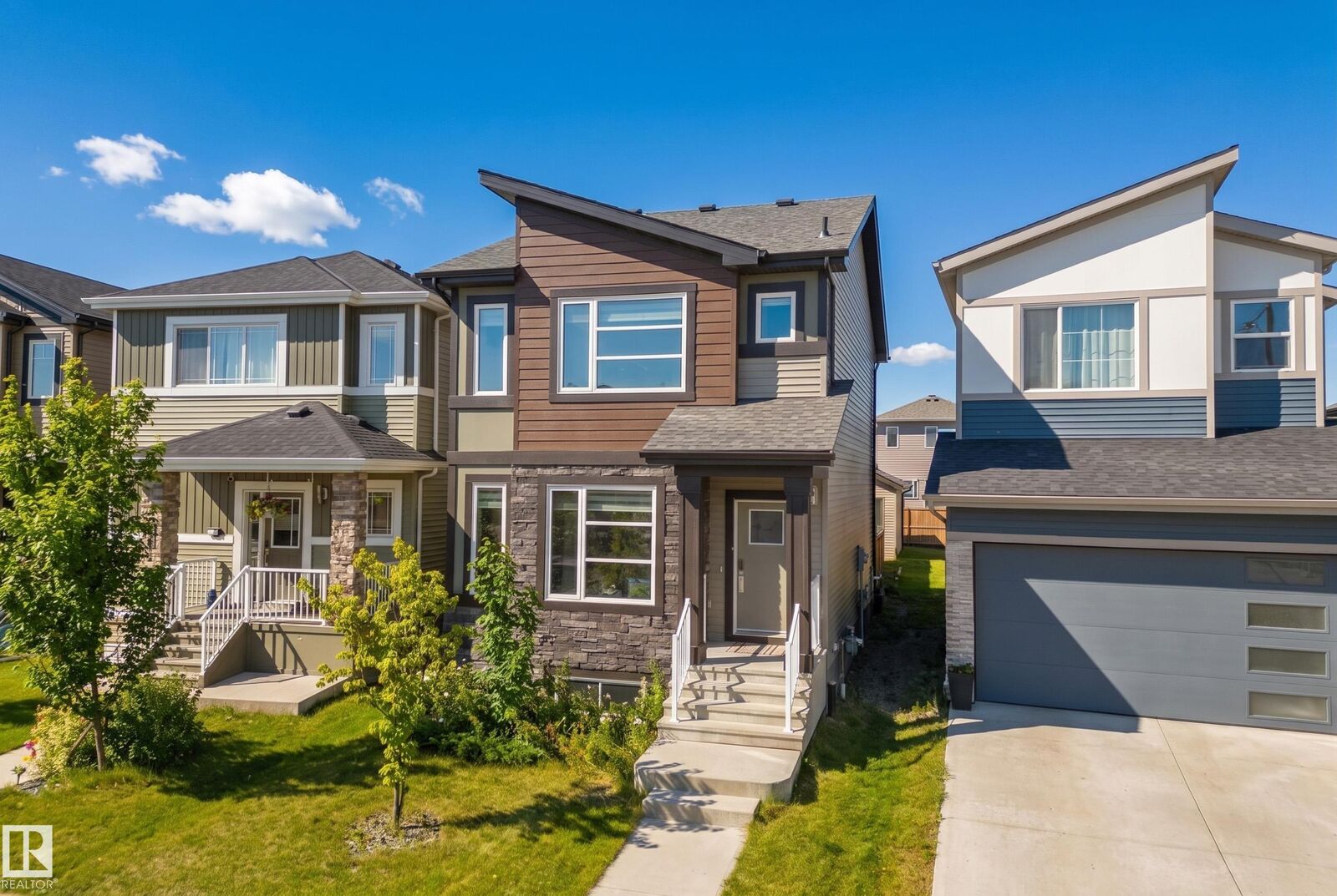 Property Photo:  7437 Creighton Place SW  AB T6W 3Z2 
