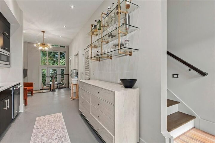 Property Photo: 1672 Dekalb Avenue NE 5 GA 30307