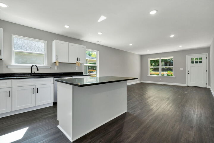 Property Photo:  1016 Tunnel Boulevard  TN 37411 