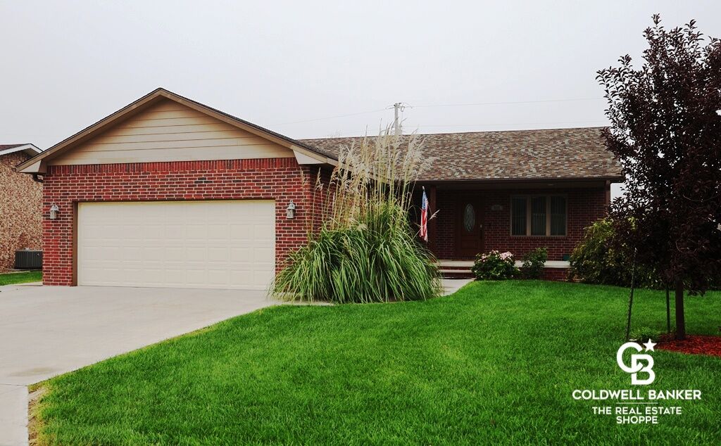 Property Photo:  515 Oak Street  KS 67871 