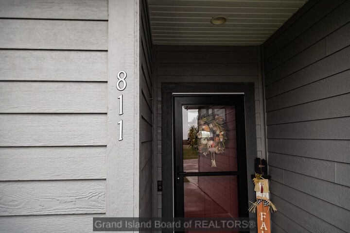 Property Photo:  811 Remington Dr  NE 68847 
