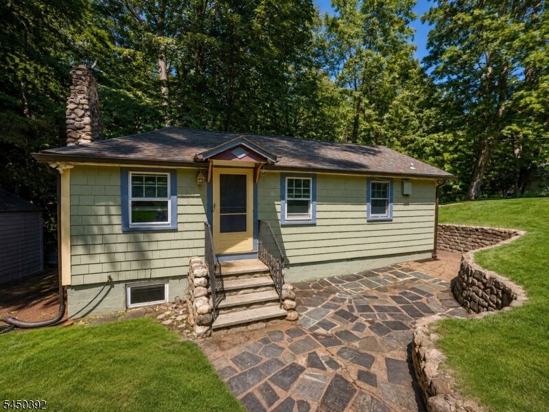 Property Photo:  12 Cook Ln  NJ 07044 