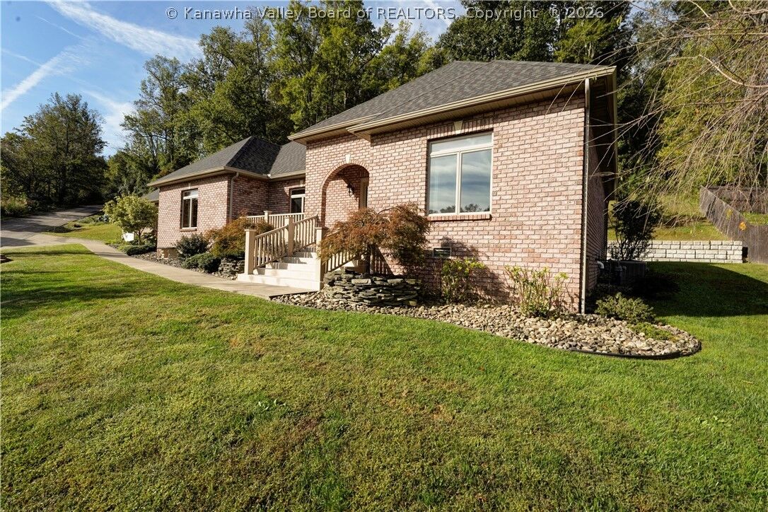 Property Photo:  13 Keeneland Lane  WV 25526 