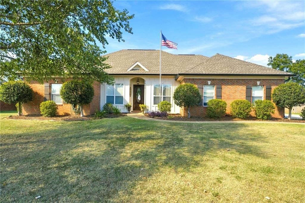 Property Photo: 9611 Silverwood Drive AL 36532