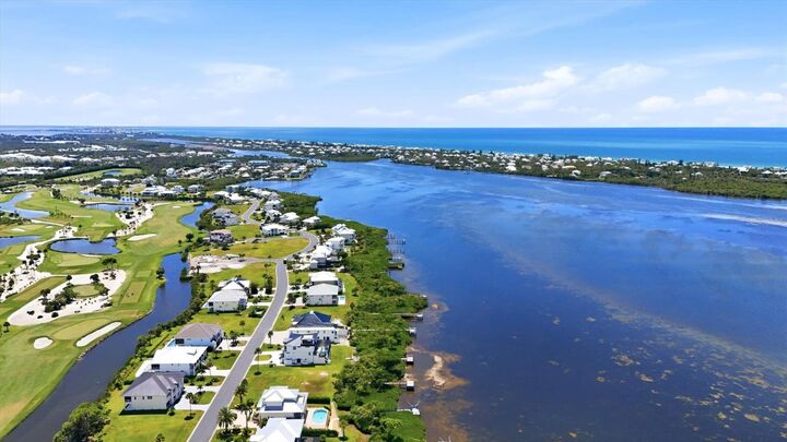 Property Photo:  9811 Eagle Preserve Drive  FL 34224 