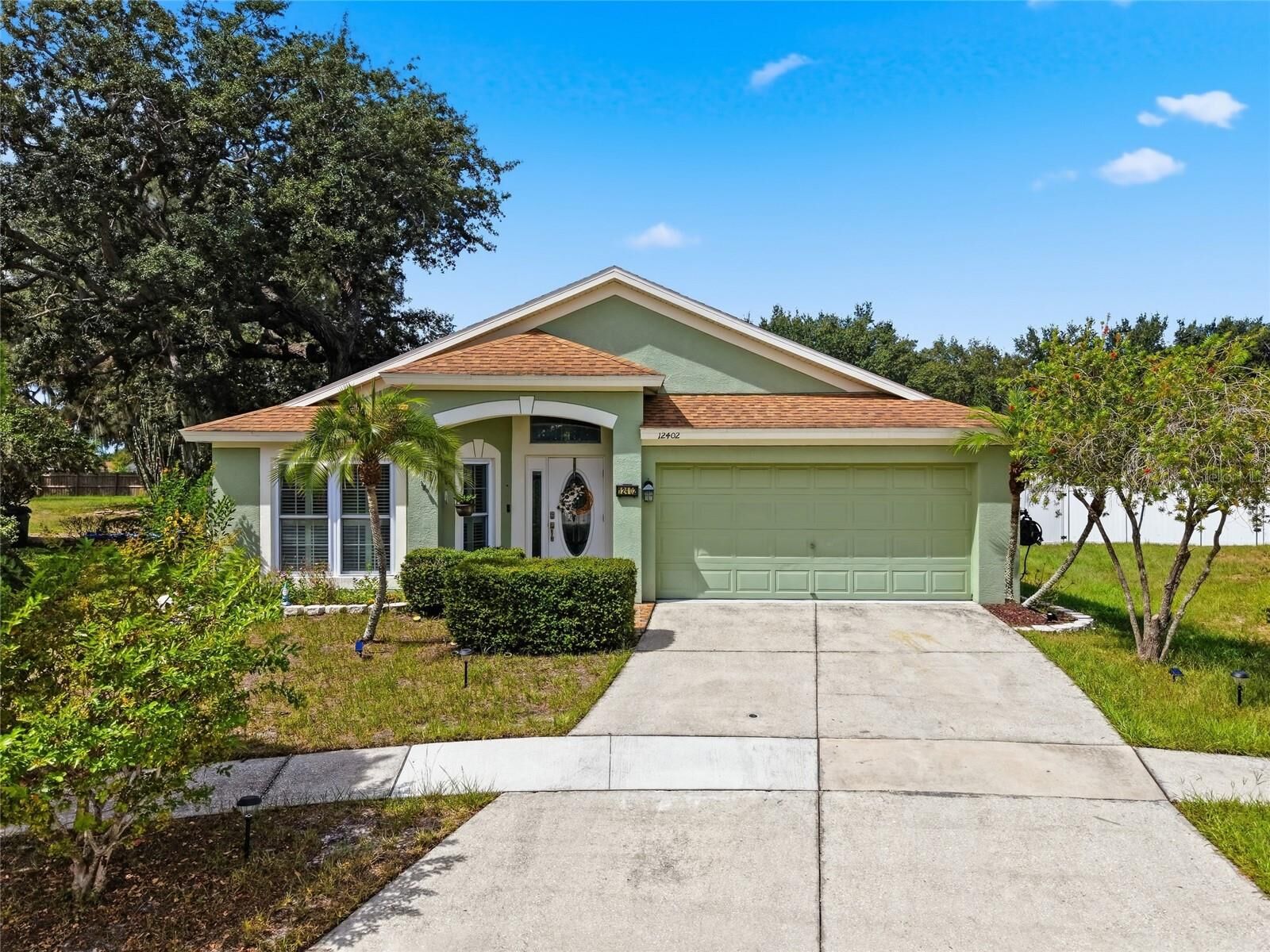 Property Photo:  12402 Tree Pointe Court  FL 33578 