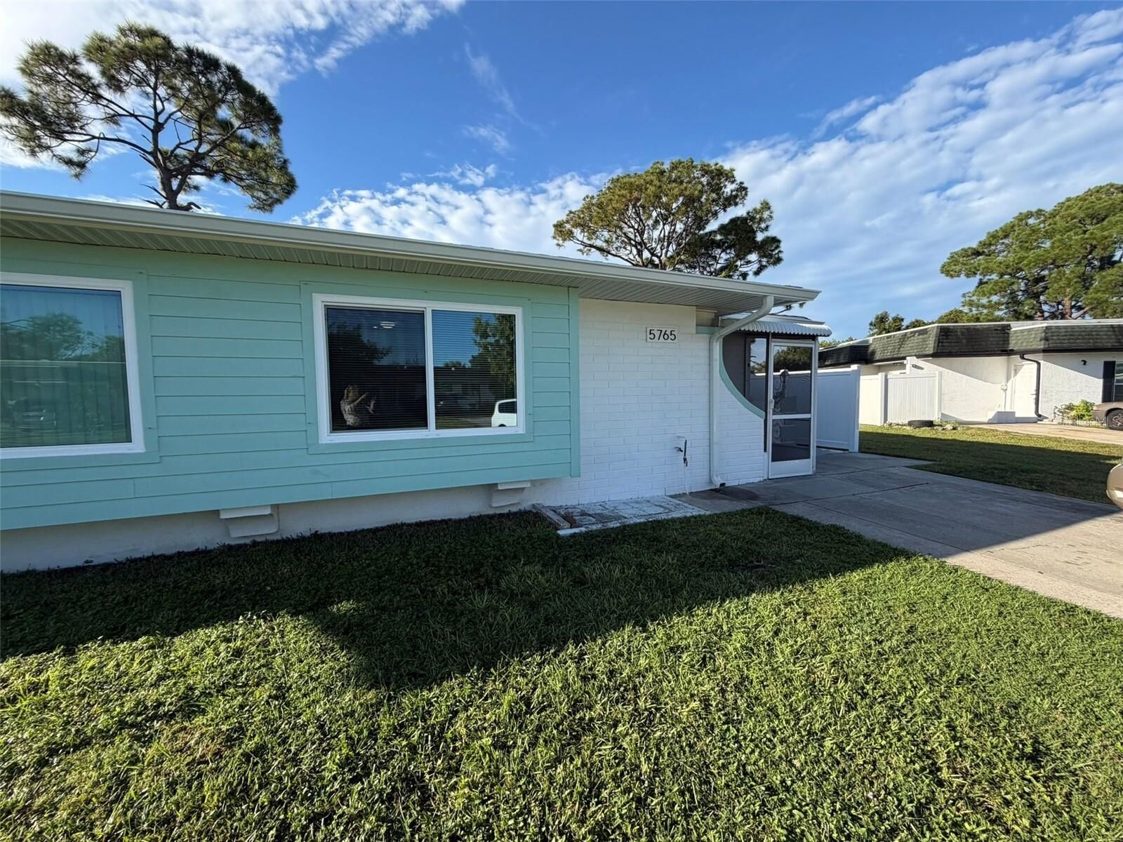 Property Photo: 5765 Gallatin Lane FL 34287