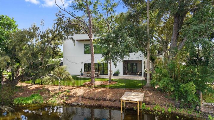 Property Photo: 4507 W Price Avenue FL 33611
