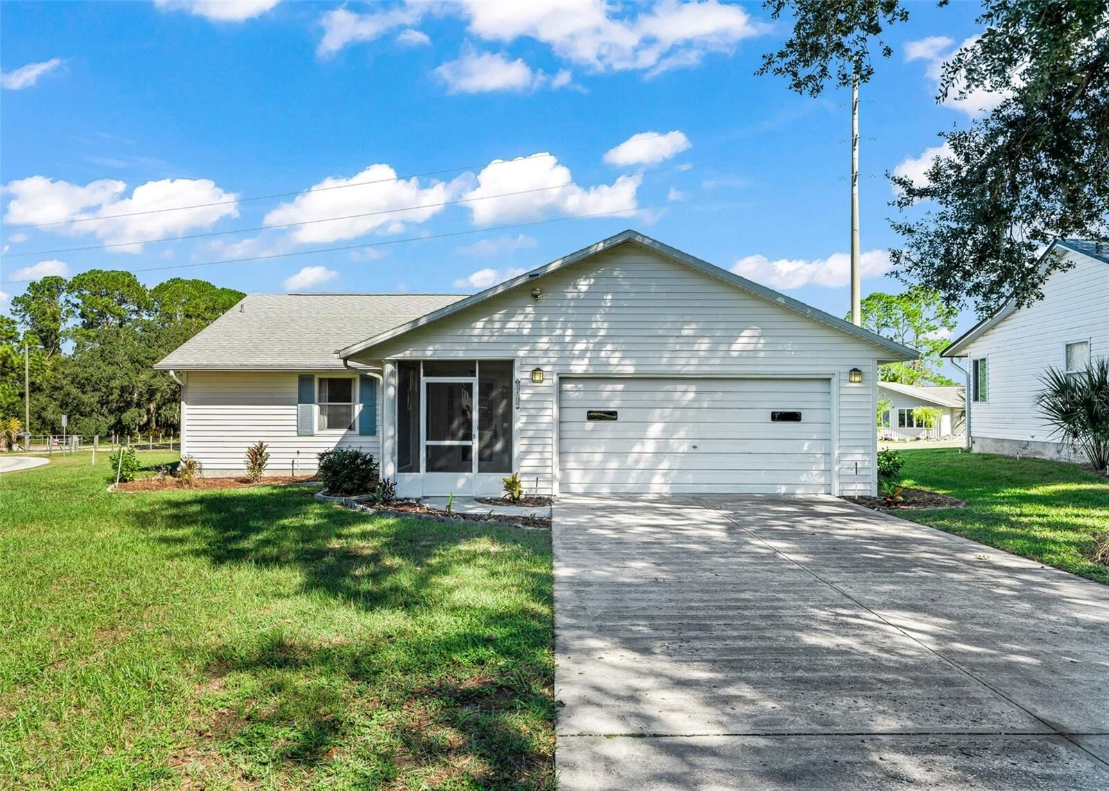 Property Photo: 1409 New Abbey Avenue FL 34788