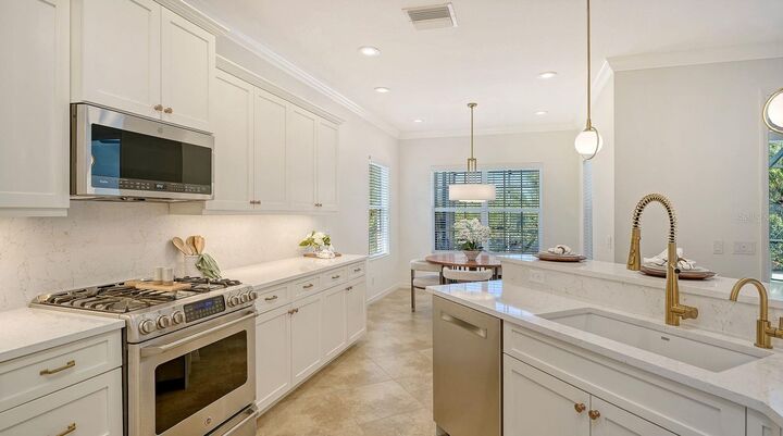 Property Photo:  14614 Newtonmore Lane  FL 34202 
