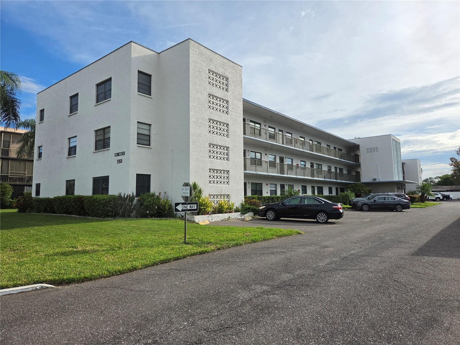 Property Photo: 5969 Terrace Park Drive N 305 FL 33709