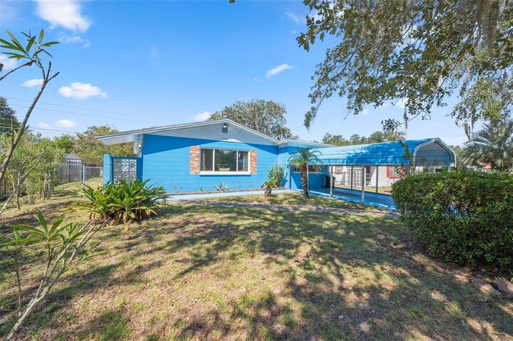 Property Photo:  1118 SE 19th Street  FL 32641 