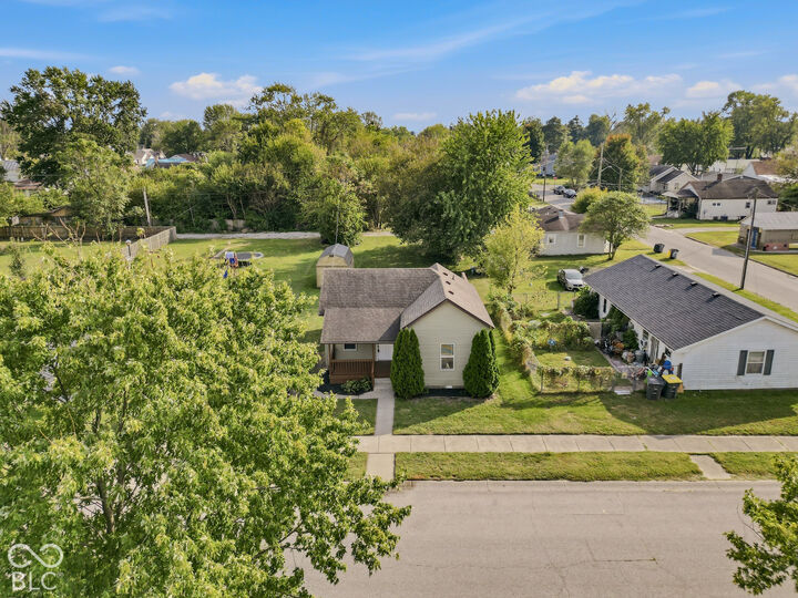 Property Photo:  723 W Oak Street  IN 47274 
