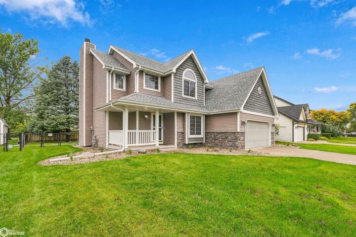 Property Photo:  508 3rd Avenue NW  IA 50009 