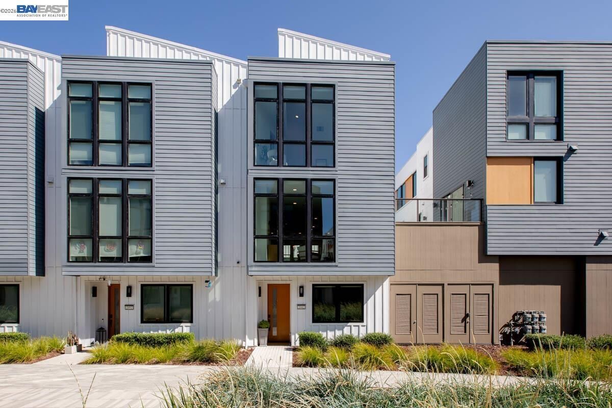 Property Photo:  2042 Halo Lane 4  CA 94501 