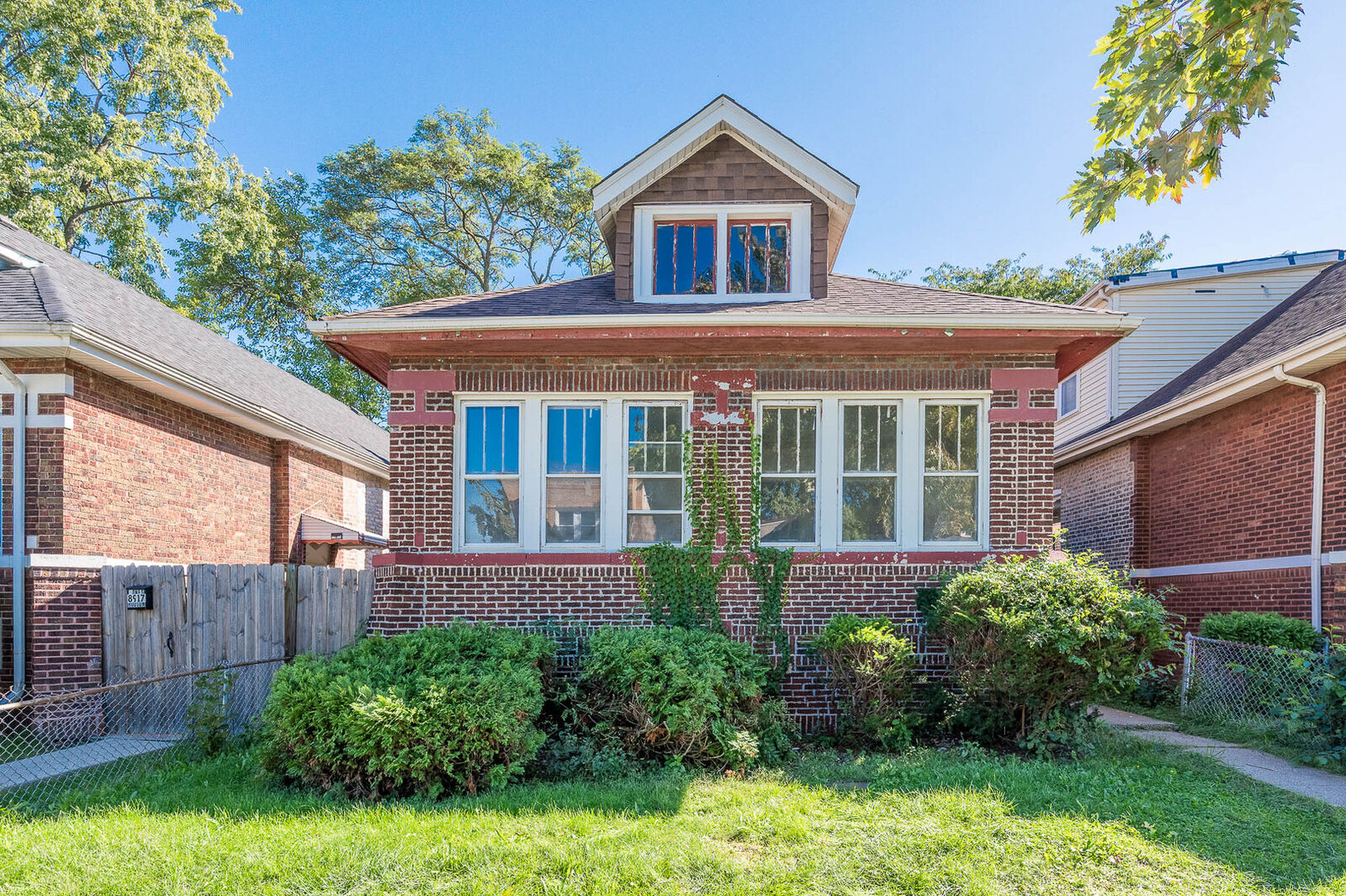 Property Photo:  8919 S Bishop Street  IL 60620 