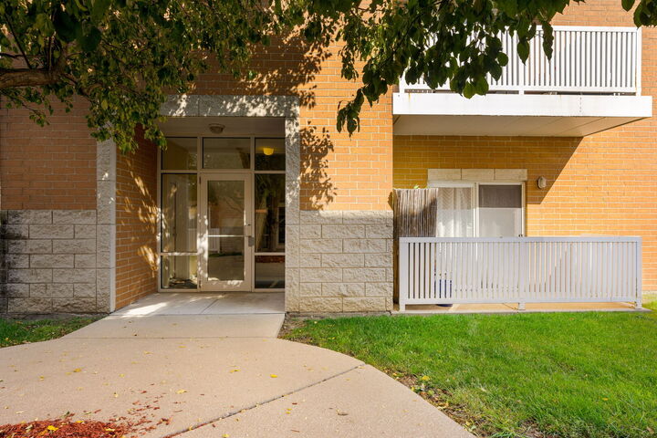 Property Photo: 2845 N Harlem Avenue 1E IL 60707