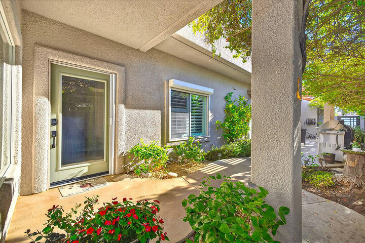 Property Photo:  10 Colonial Drive  CA 92270 