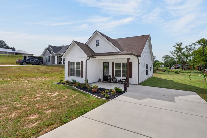 Property Photo:  119 Lagoon Dr  TN 37110 