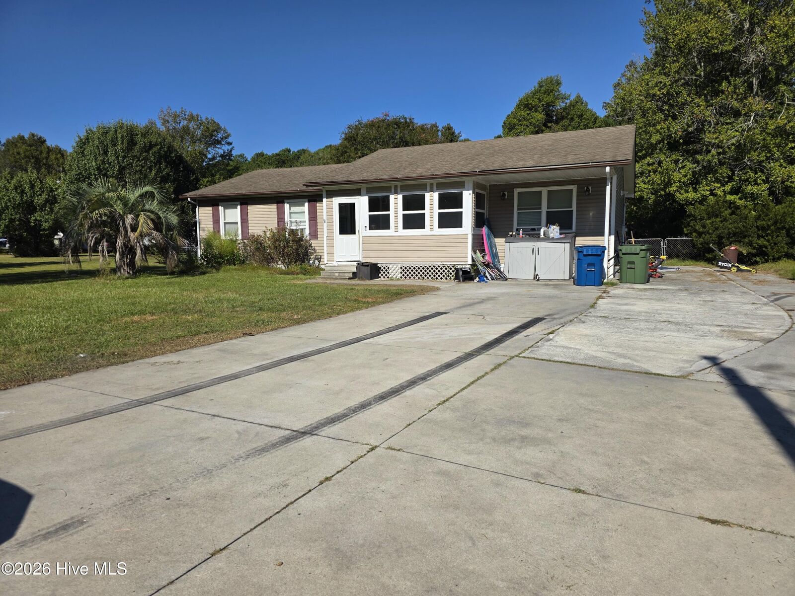 Property Photo: 1431 Old Folkstone Road NC 28460