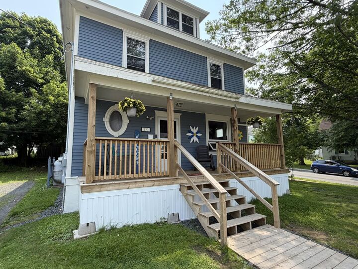 Property Photo:  470 Pleasant Street  NS B2H 2Z6 
