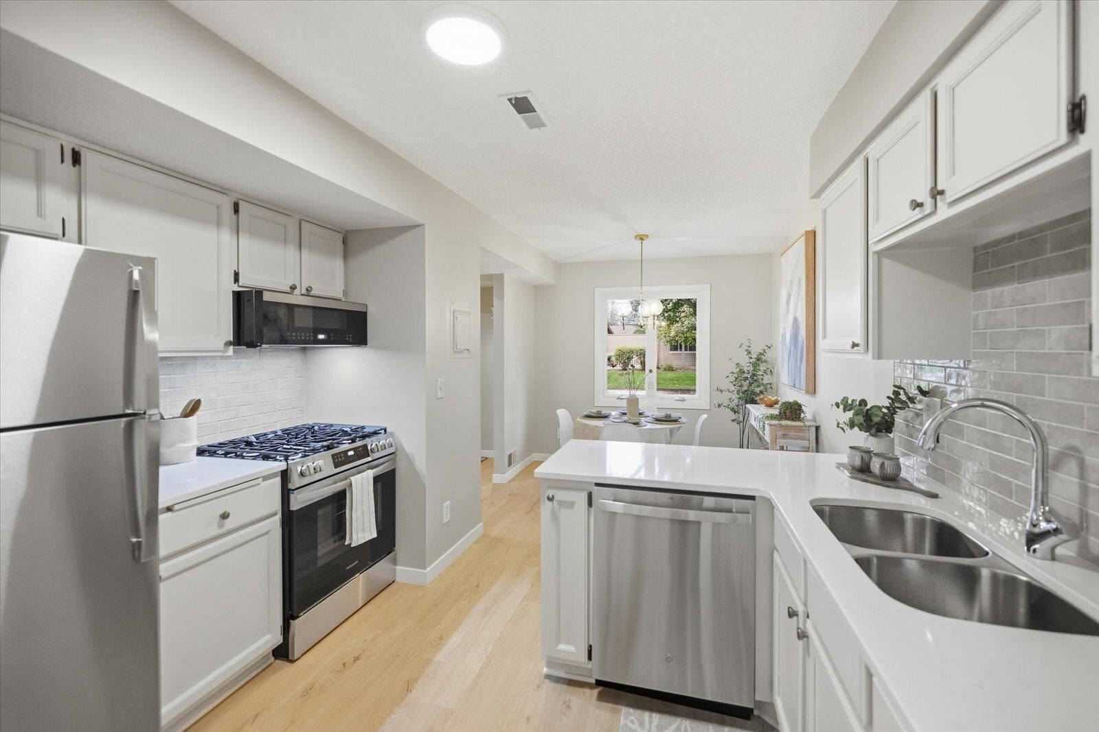 Property Photo:  4711 Lund Point  MN 55122 