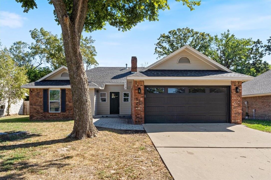 Property Photo: 423 N 37th Place AR 72756