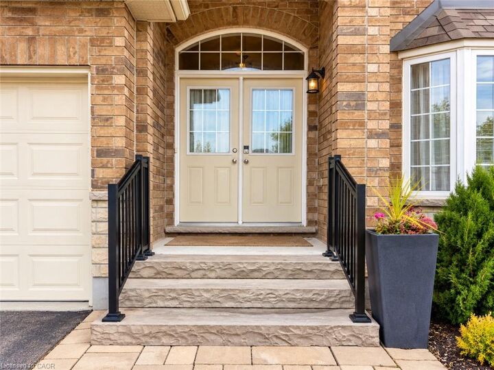 Property Photo: 81 Bellagio Avenue ON L0R 1P0