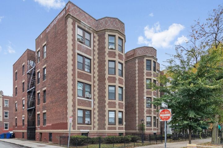 Property Photo:  1267 Commonwealth Ave 7  MA 02134 