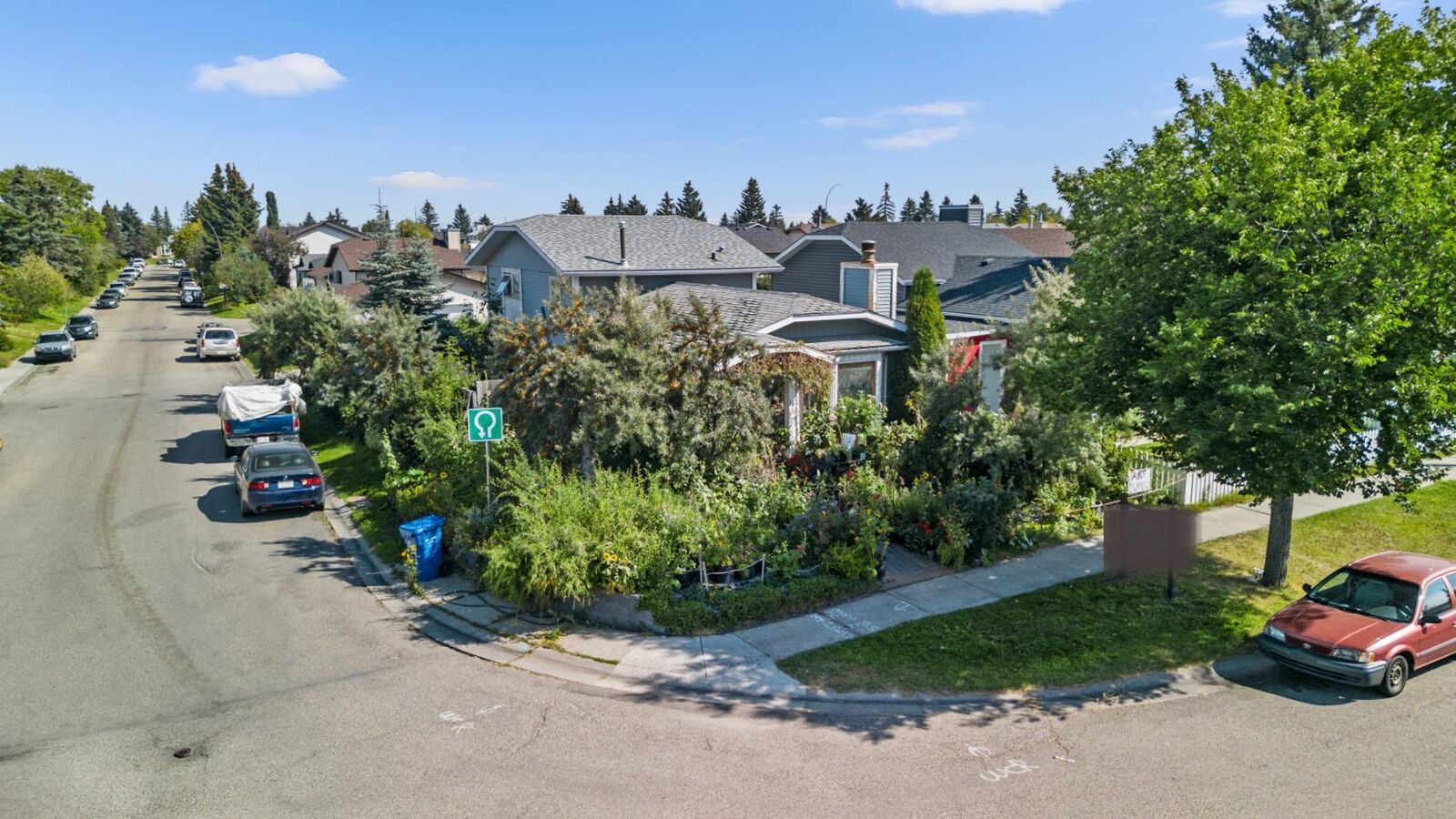 Property Photo:  16 Tararidge Drive NE  AB T3J 2P8 