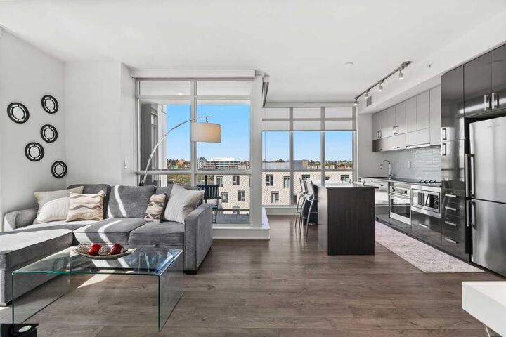 Property Photo:  550 Riverfront Avenue SE 810  AB T3P 1E9 