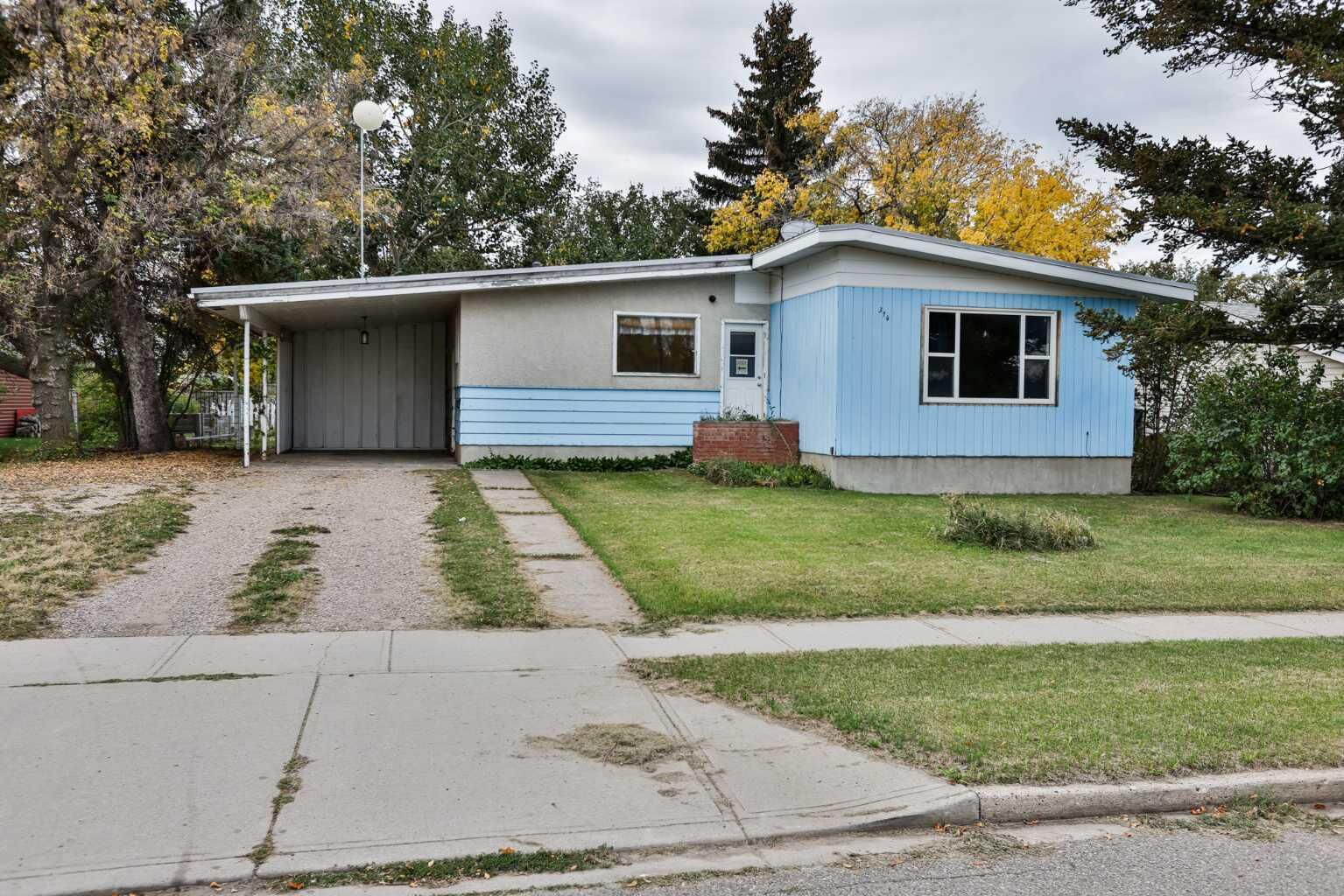 Property Photo:  314 Kipp Street  AB T0L 1S0 