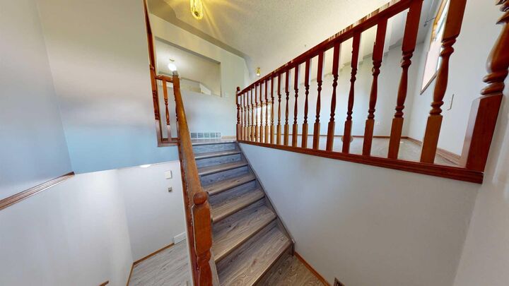 Property Photo:  9408 100 Avenue B  AB T8V 0S9 