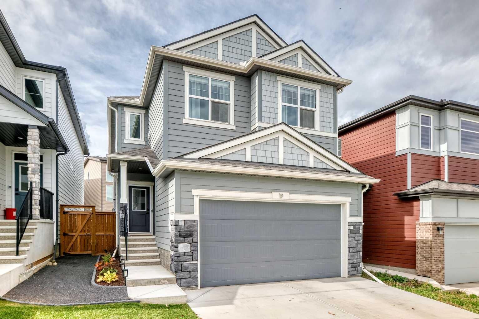 Property Photo:  19 Versant View SW  AB T2Y 0W9 