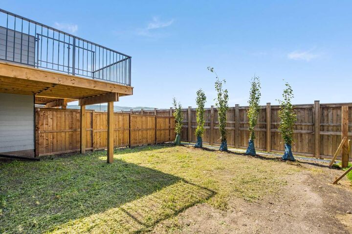 Property Photo:  131 Greenwich Drive NW  AB T3B 6K7 