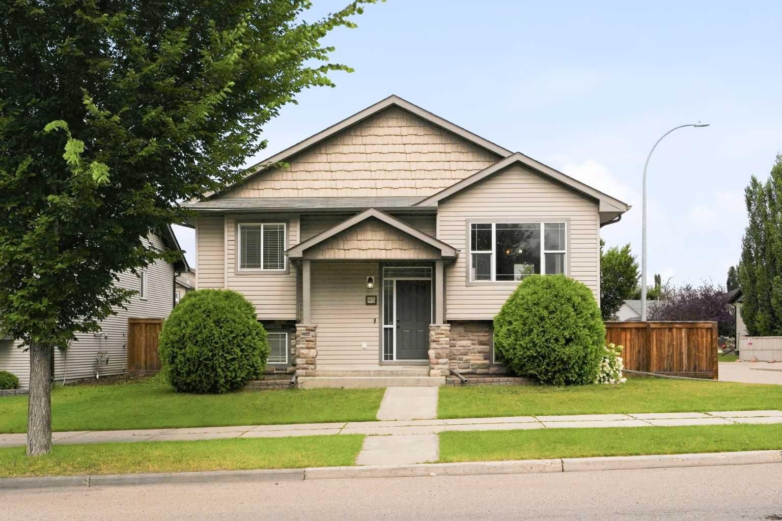 Property Photo:  95 Inglewood Drive  AB T4R 0B2 