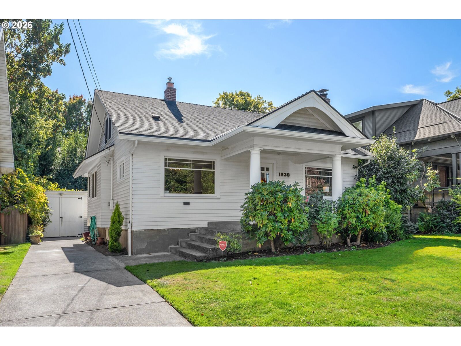 Property Photo:  1030 NE Floral Pl  OR 97232 