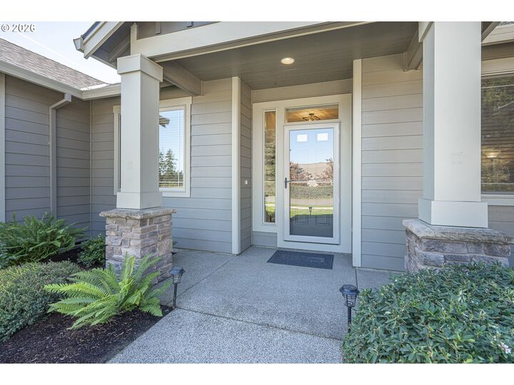 Property Photo:  387 NE 22nd Ave  OR 97013 
