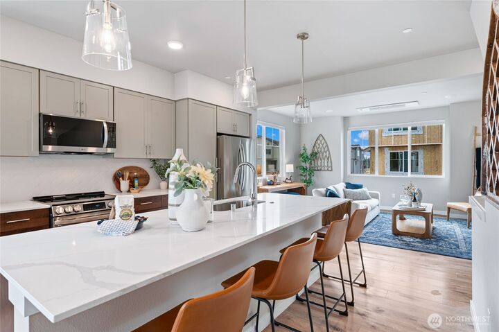 Property Photo: 14424 Madison Way H3 WA 98087