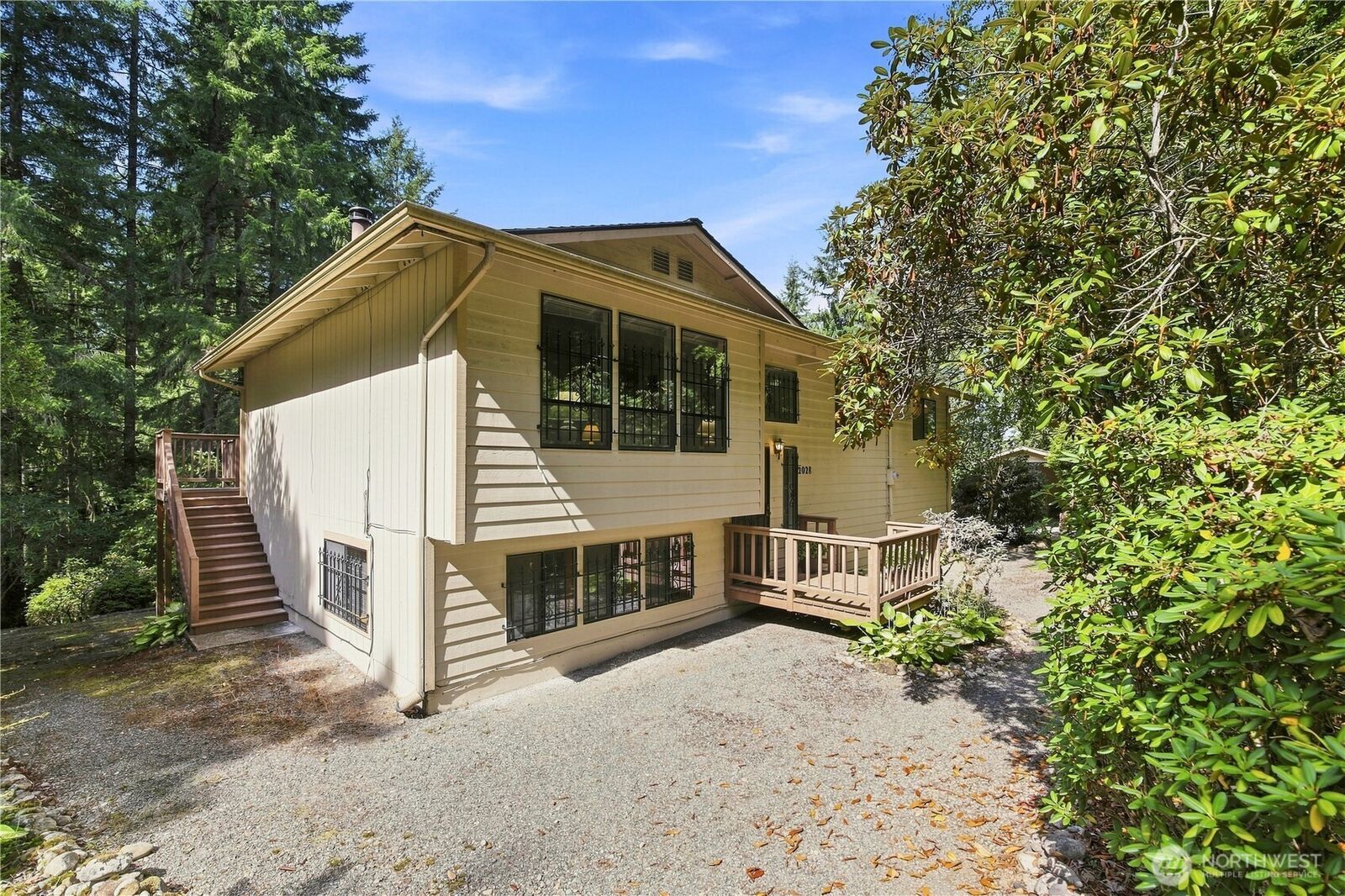 Property Photo:  2028  155th Avenue SE  WA 98290 