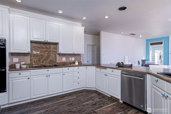 Property Photo:  1860 E Island Lake Drive  WA 98584 