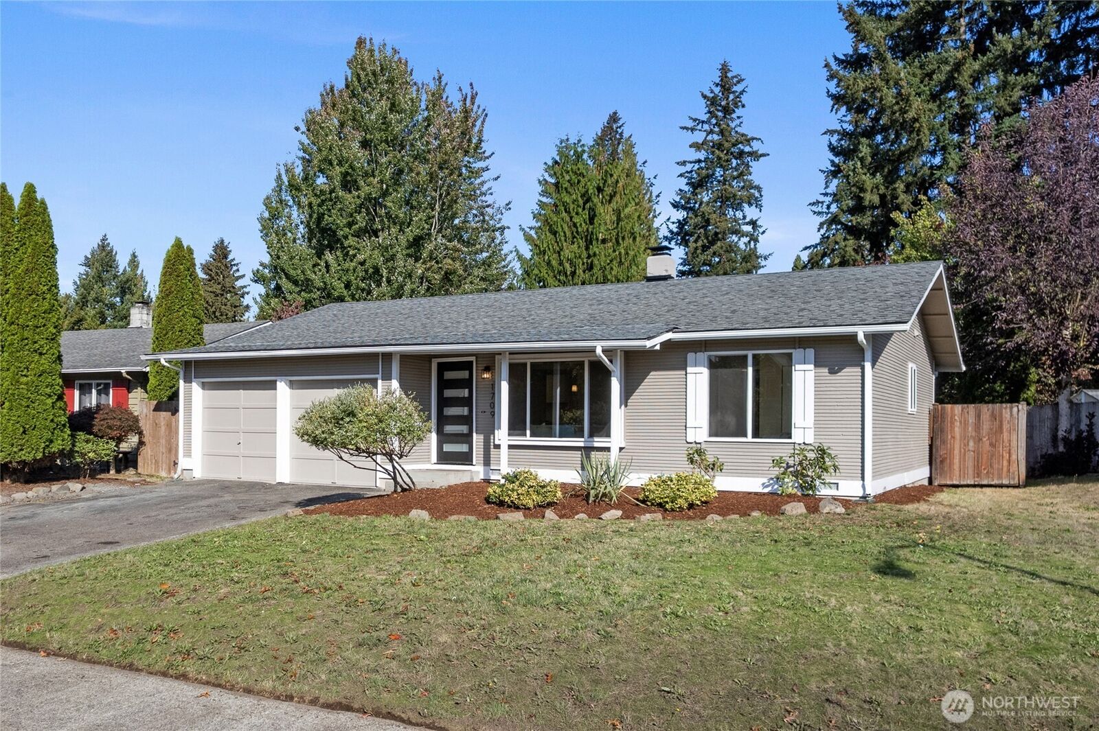 Property Photo:  1709  36th Street SE  WA 98002 