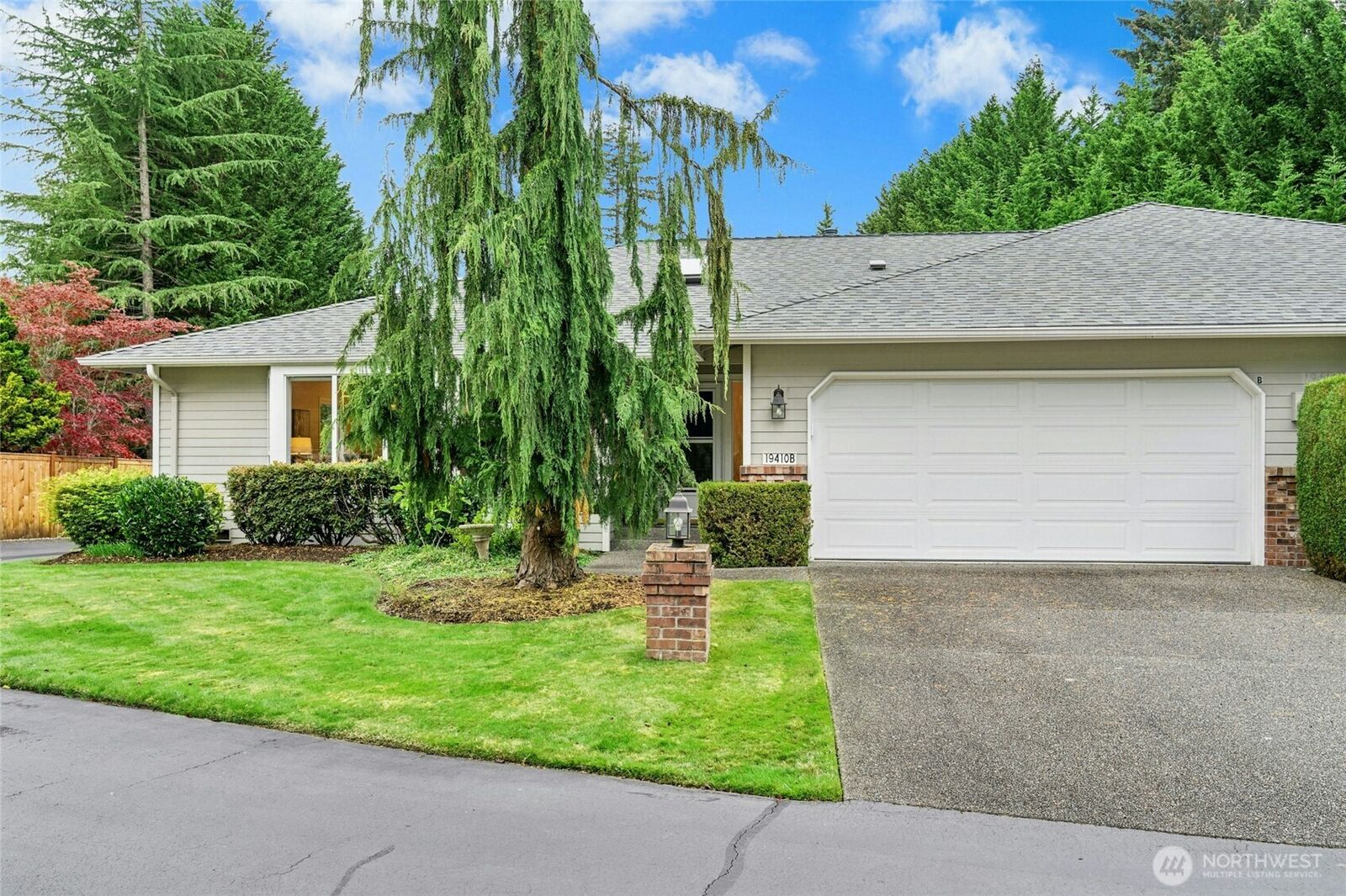 Property Photo: 19410 2nd Drive SE B WA 98012